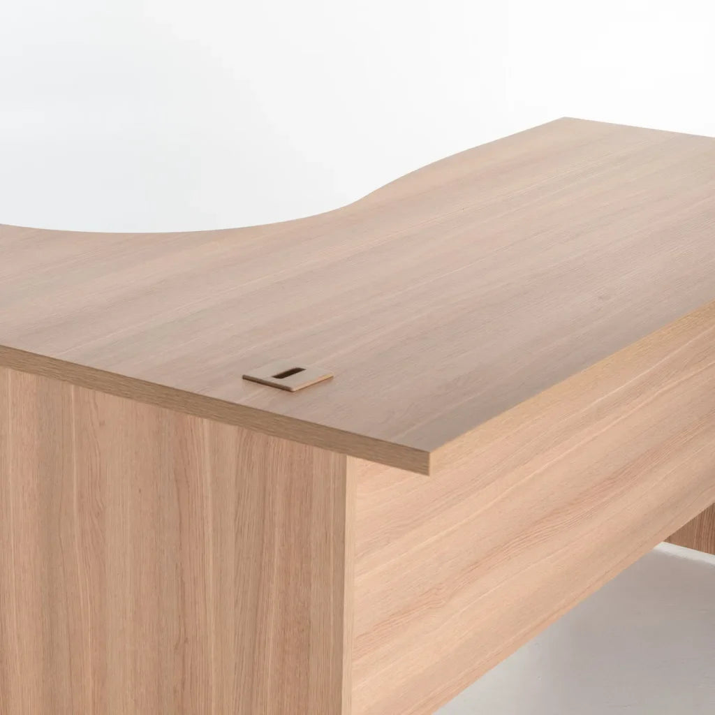 LOGO CORNER DESK